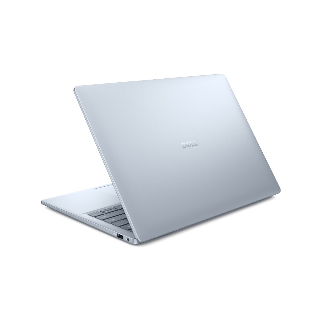 dell laptop with ultra 7 processor and 2k touch dislay